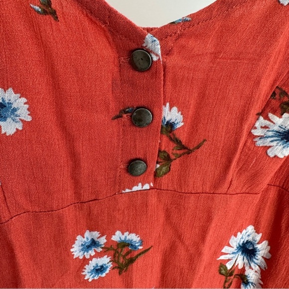 Hiatus Red and White Floral Lightweight Sundress Size Small - Picture 5 of 9